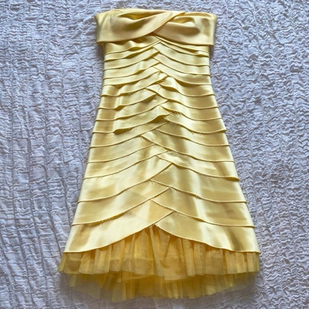 BCBG Max Azria Pastel Canary Buttercup Yellow Tiered Strapless Dress